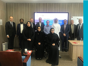 صورة لمجموع المشاركين في ختام ورشة عمل حول تكنولوجيا blockchain في قطر